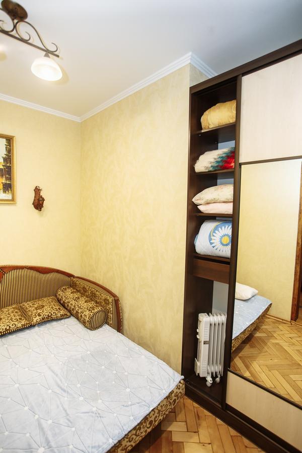 Halytska Apartamento Lviv Exterior foto