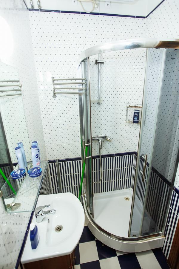 Halytska Apartamento Lviv Exterior foto