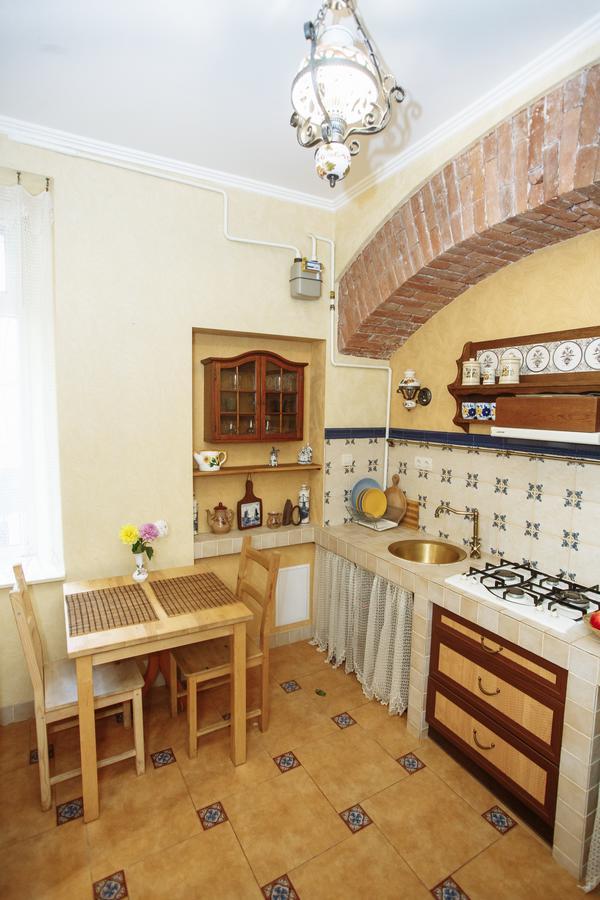 Halytska Apartamento Lviv Exterior foto