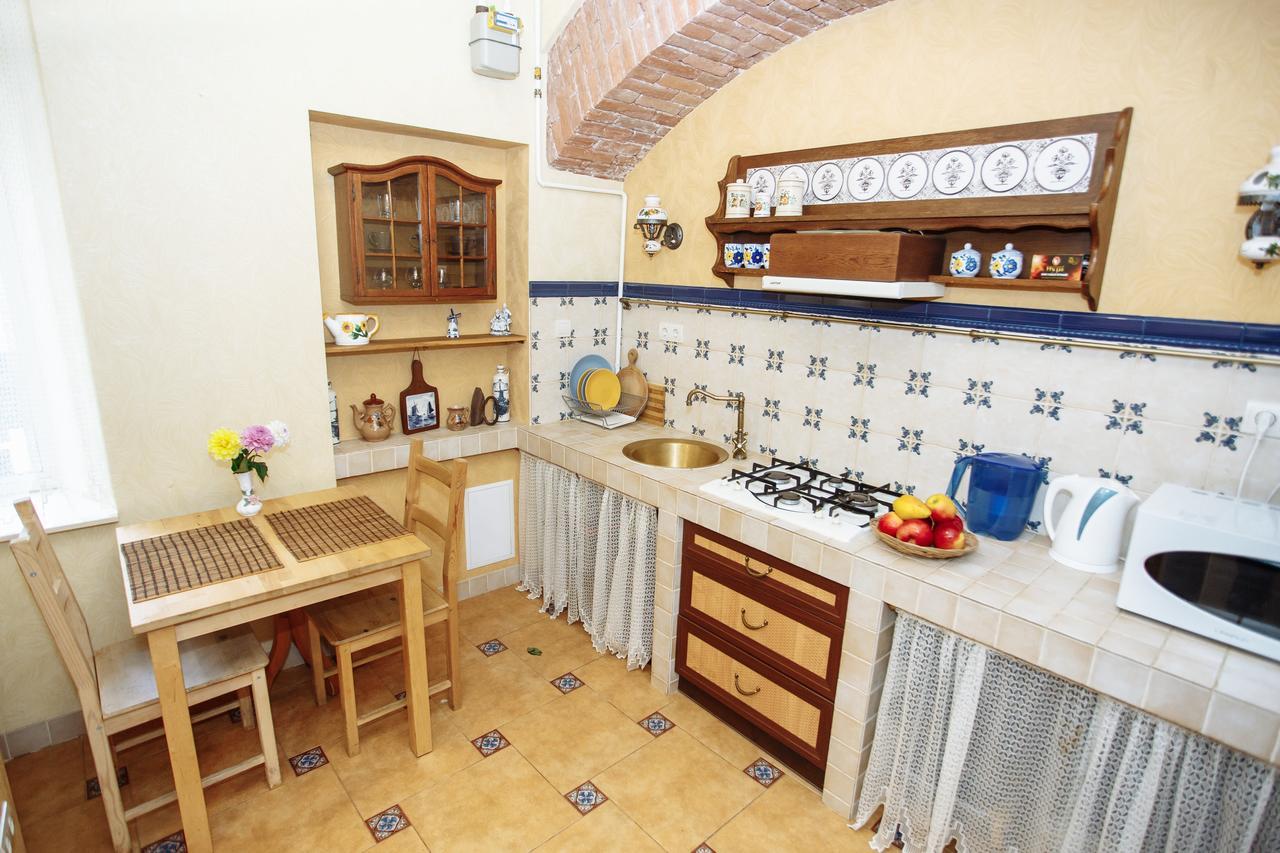 Halytska Apartamento Lviv Exterior foto