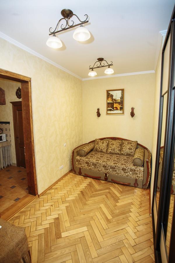 Halytska Apartamento Lviv Exterior foto